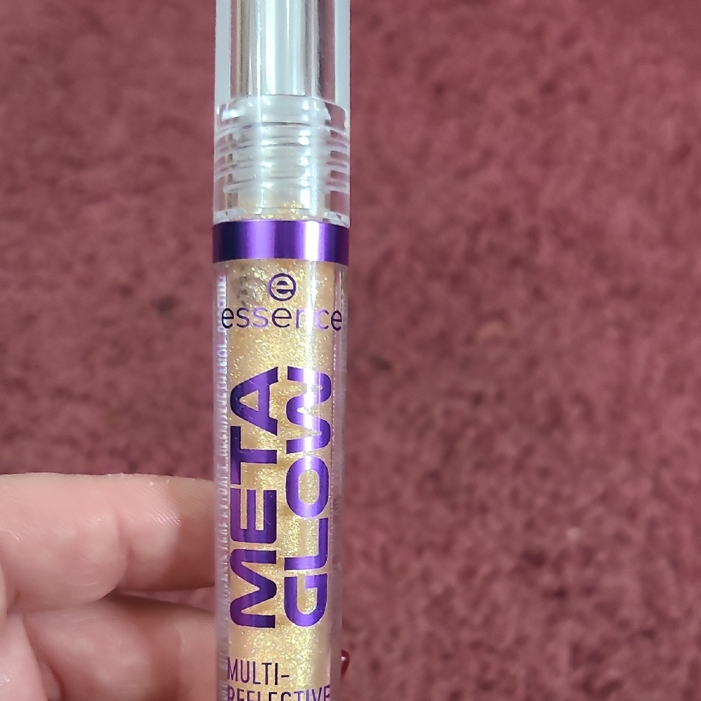 Essence Meta Glow High-Shine Highlighter — Gold